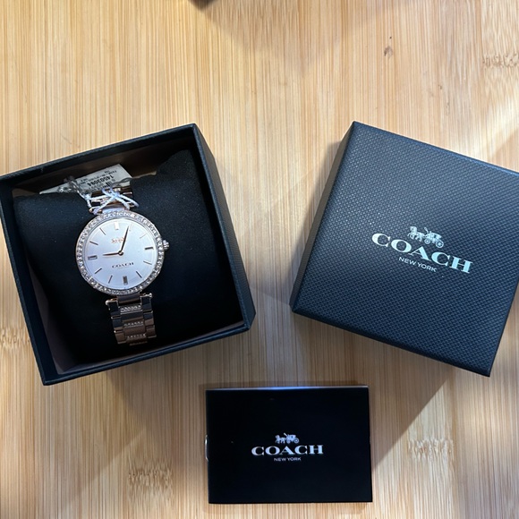 COACH PARK WATCH WITH 34mm OFF WHITE FACE & RoseGold Bracelet - Picture 8 of 8